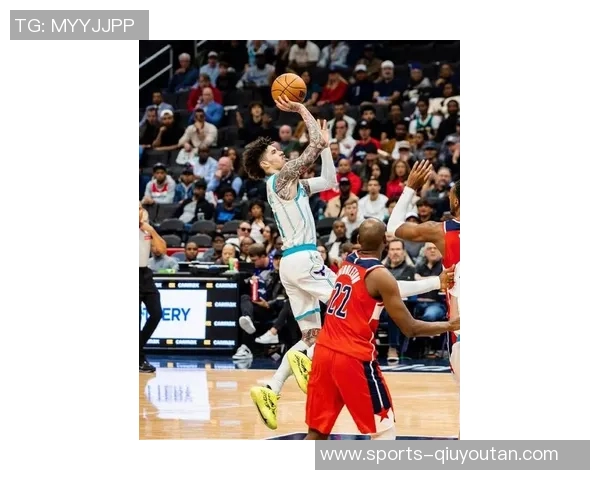 拉梅洛鲍尔表现平平19投6中三分球命中率低迷仍砍下20分5篮板8助攻