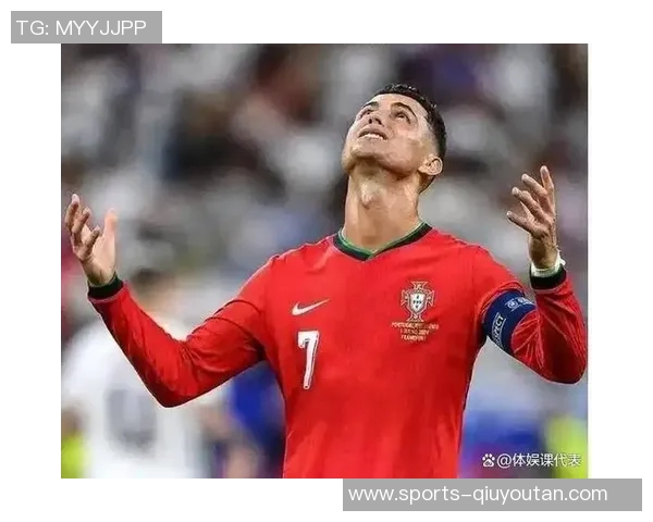 C罗社交媒体分享回归葡萄牙国家队照片帅气戴墨镜引发球迷热议