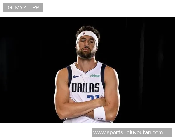 克莱半场表现平平仅得5分状态不佳引发球迷关注