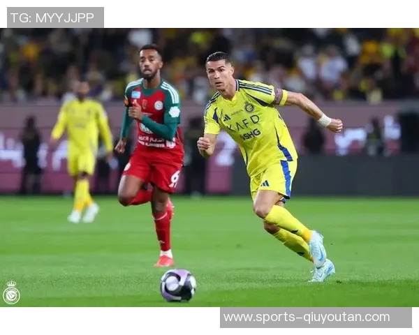 C罗在本场比赛中表现出色斩获1球并贡献2次解围传球成功率达到100