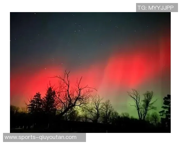 文班亚马赞叹极光之美称其为一生难得一见的壮观景象